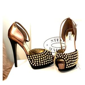 Steve Madden Studded Pumps